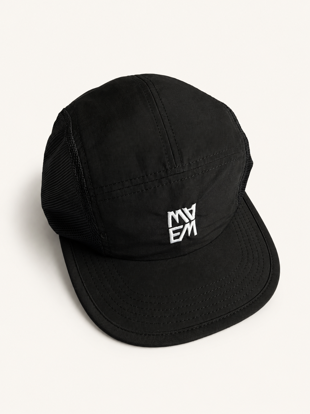 ICARO hat Nero